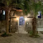 Ferdinando\'S Home